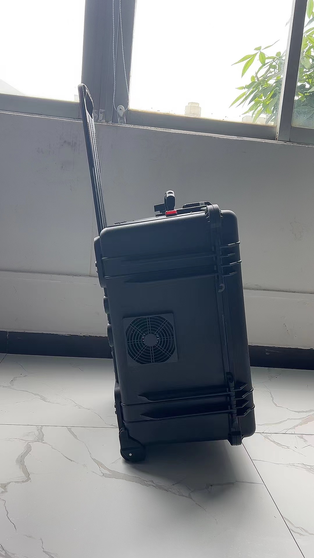 顺平手拉箱型移动通信干扰器